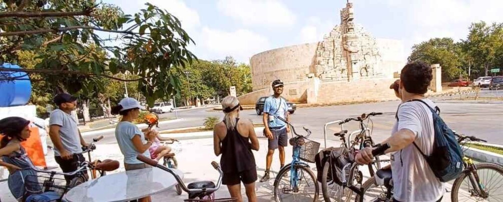 Picture 4 for Activity Mérida: Montejo Boulevard and Historic Center bike tour