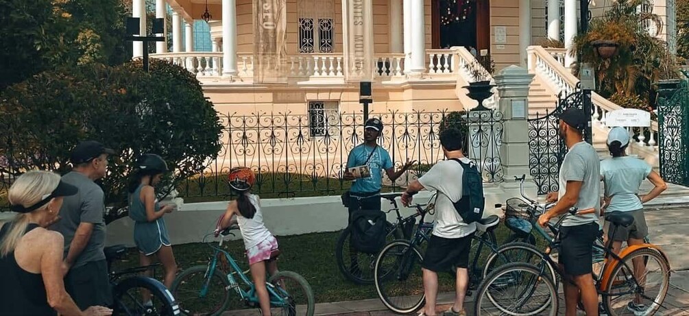 Picture 1 for Activity Mérida: Montejo Boulevard and Historic Center bike tour