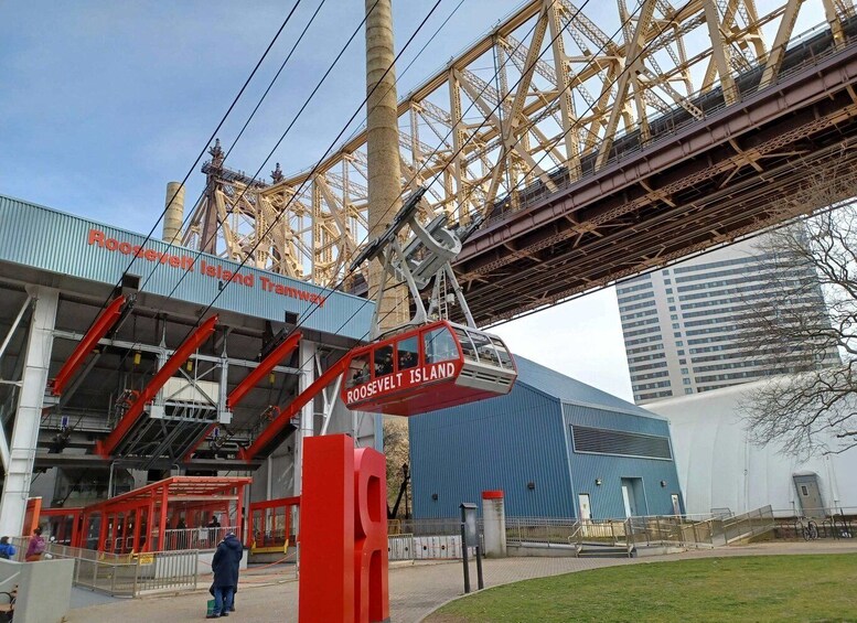 New York City: Roosevelt Island Walking Tour with Tram Ride