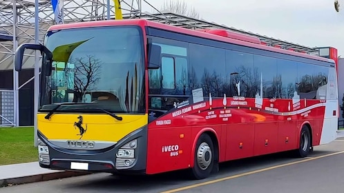 Módena: Traslado de ida y vuelta en autobús al Museo Ferrari de Maranello