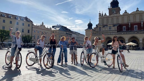 Explore Kazimierz by Bike – 2h Krakow Jewish Quarter Tour