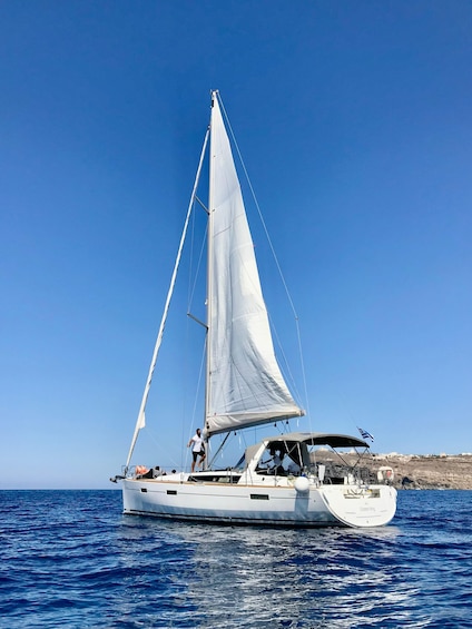 Picture 12 for Activity 5-Day Crewed Charter "The Discovery" Beneteau Oceanis 45