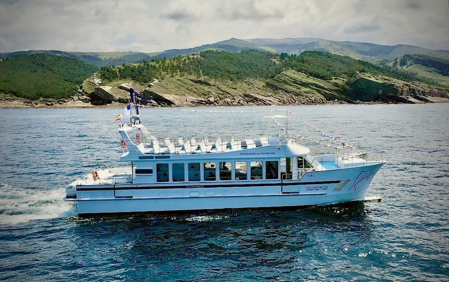 Picture 19 for Activity San Sebastian: Sightseeing Catamaran Bay Tour