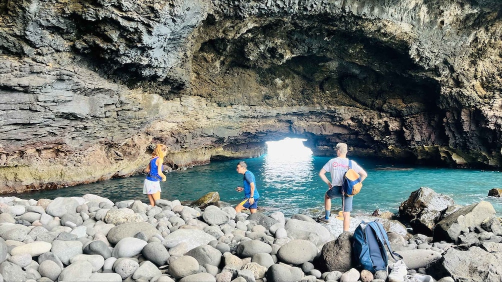 Hiking to Aguas Belas Cave