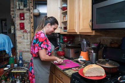 Chicago: Ukrainan kylässä: Tapas & Flamenco-illallinen Ukrainan kylässä