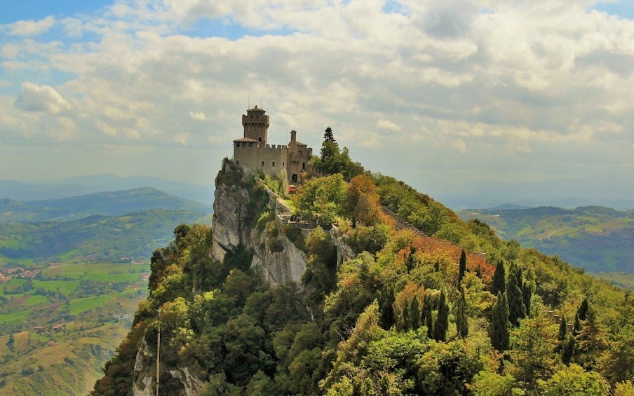 Picture 6 for Activity San Marino: Hidden Heaven Trekking for couple with aperitif