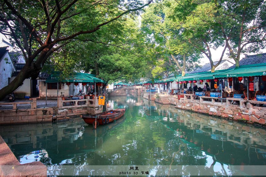 Immerse in Suzhou & Tongli: Private Day Trip