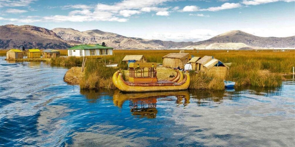 Picture 2 for Activity Private excursion to the Uros islands by traditional boat