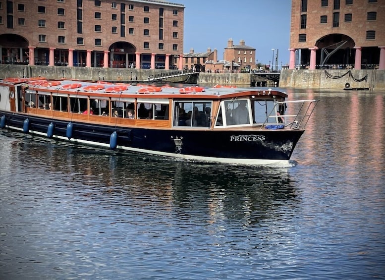 Liverpool: Albert Docks Sightseeing Cruise with Commentary