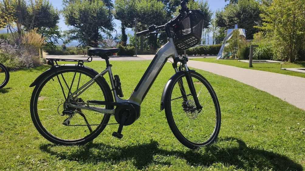 Picture 5 for Activity Annecy-le-Vieux, France: Electric and Muscle Bike Rentals