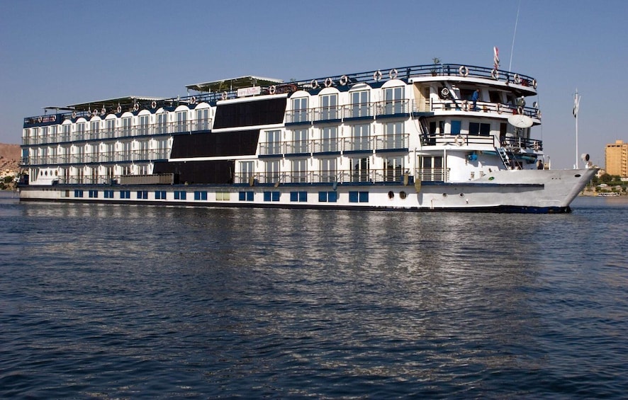 From Aswan: 3-Day Cruise to Luxor with Hot Air Balloon