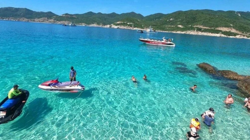 From Mui Ne: Vinh Hy Bay Day Tour Snorkeling & Fishing Tour