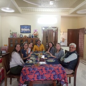 Jaipur: clase de cocina casera y cena con una familia local