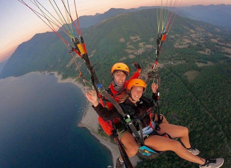 Picture 8 for Activity Huerquehue Park from the air with a Paragliding champion