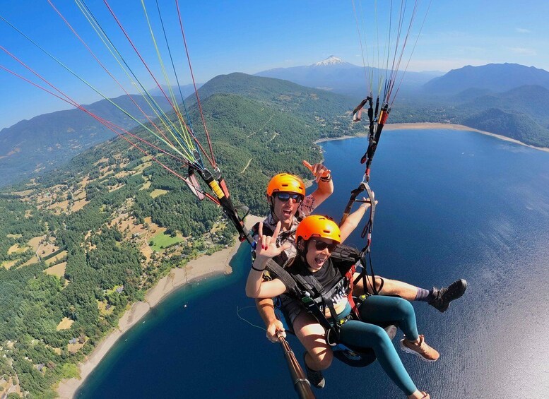 Picture 2 for Activity Huerquehue Park from the air with a Paragliding champion