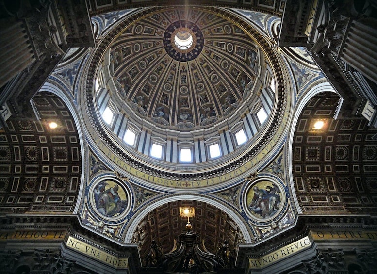 Picture 6 for Activity Rome: St. Peter's Basilica Tour, Papal Tombs Guieded tour