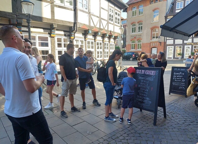 Picture 2 for Activity Braunschweig: Guided Walking Tour with Food Tastings