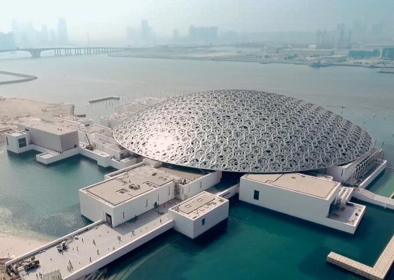 Picture 2 for Activity Value Offer: Louvre Abu Dhabi + National Aquarium + eSIM