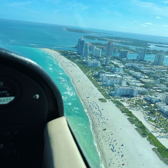 Picture 5 for Activity Miami: Romantic 1-Hour Private Flight Tour with Champagne