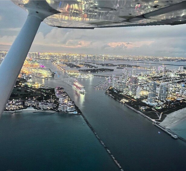 Picture 12 for Activity Miami: Romantic 1-Hour Private Flight Tour with Champagne