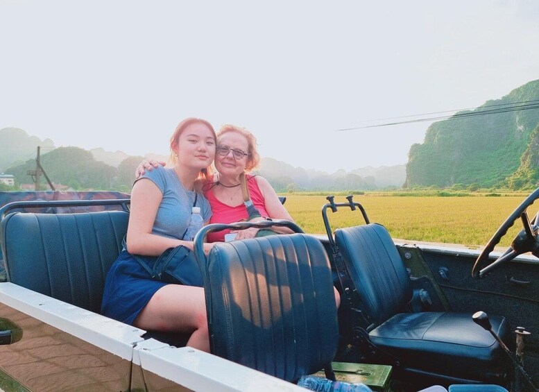 Ninh Binh: Jeep Tour 4 Hours ,Sunset, Mua Cave, Thai Vi