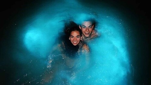 ค่าเข้า Luminous Lagoon และรถรับส่งไปกลับจาก Montego Bay
