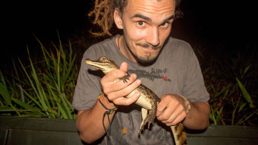 Manaus: Piranha Fishing and Alligator Watch Evening Tour