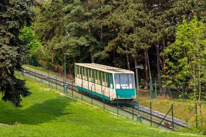 Petrin-banen, Petrin-højen, Petrin-tårnet Tur i Prag