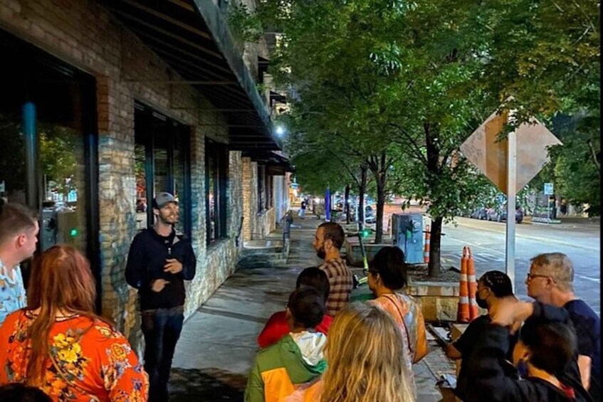 San Antonio: Ghosts and True Crime Guided Walking Tour