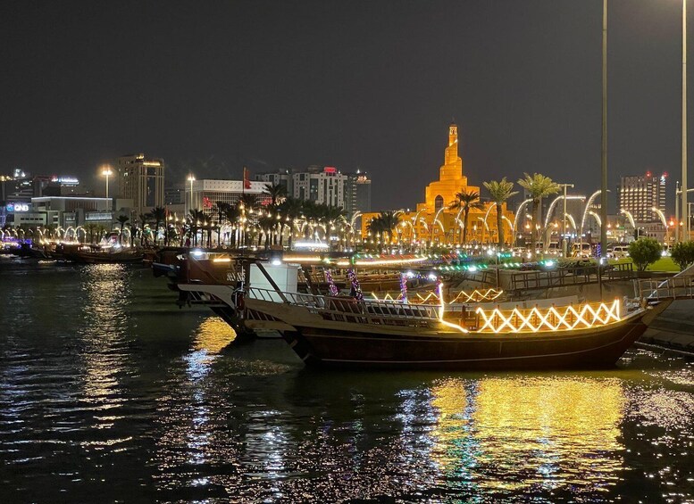 Doha: Night City Tour including Traditional dhow boat Ride