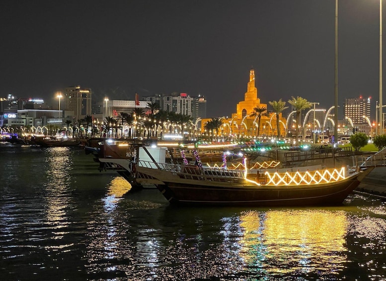 Doha: Night City Tour including Traditional dhow boat Ride