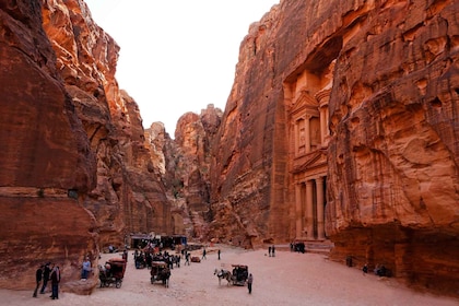 Petra Wadi Rum regresa a Ammán pasando por la carretera del Mar Muerto