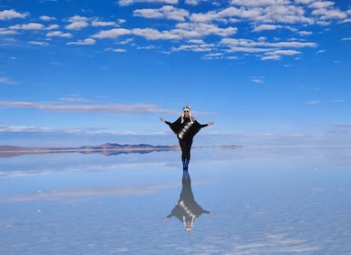 Dari Puno: Tur Dua Hari Satu Malam Uyuni Salt Flat Penjelajahan