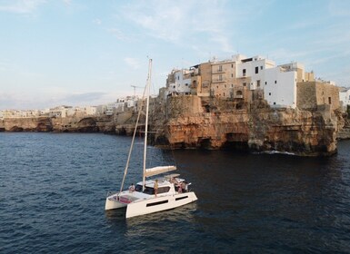 Polignano a Mare: Catamaran Tour with Aperitif & Local Food