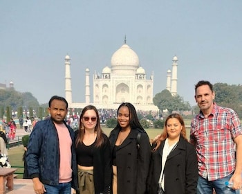 Agra: tour sin filas por el Taj Mahal y el Fuerte de Agra con 5*Almuerzo