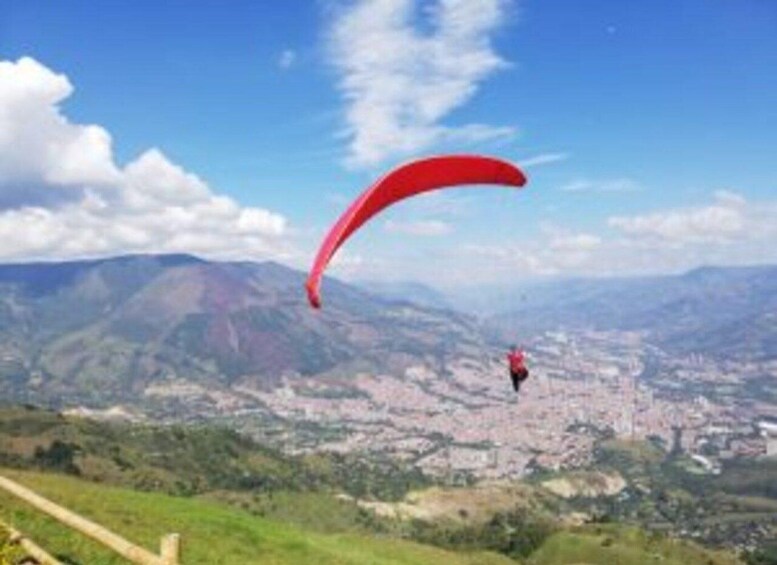Picture 1 for Activity Paragliding Medellin