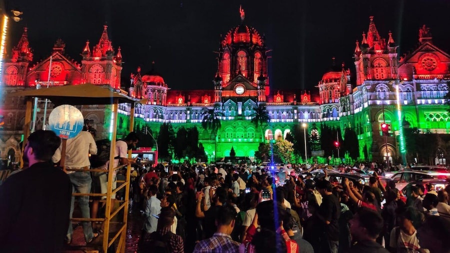 Picture 12 for Activity Mumbai Private Nightlife Sightseeing Tour with Food & Pickup
