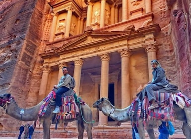 Från Sharm El Sheikh: Dagsutflykt till Petra och Aqaba med färja