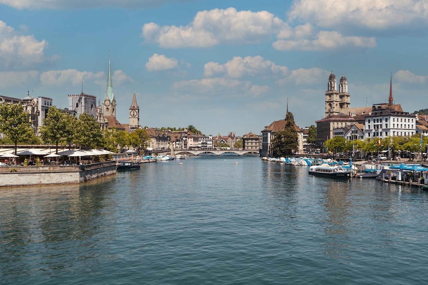 Zurich: 360° city walk including hidden spots