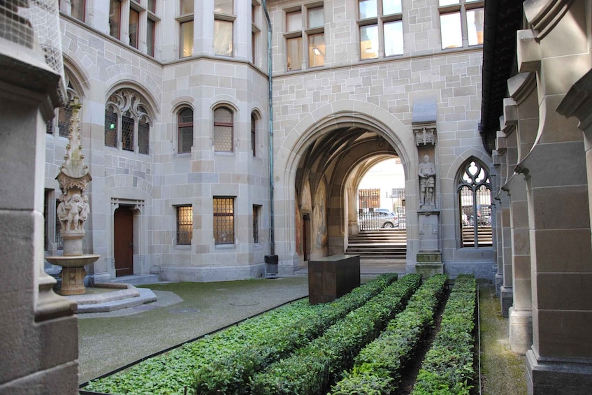 Picture 5 for Activity Zurich: 360° city walk including hidden spots