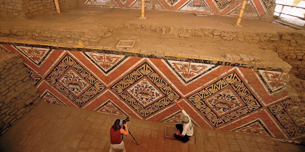 Picture 5 for Activity Pyramids of the Sun and the Moon, Huanchaco and Chan Chan