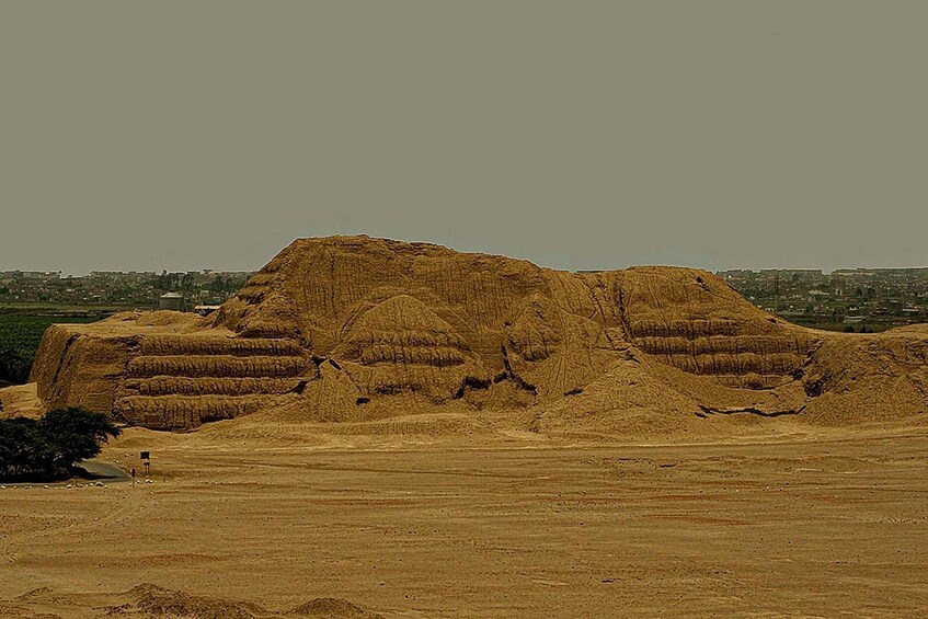 Picture 6 for Activity Pyramids of the Sun and the Moon, Huanchaco and Chan Chan