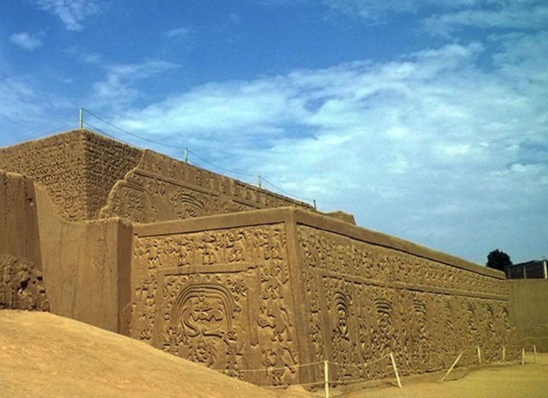 Pyramids of the Sun and the Moon, Huanchaco and Chan Chan