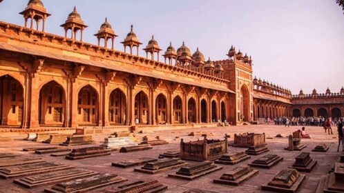 From Delhi: 2 Days Taj Mahal Agra Halal Trip