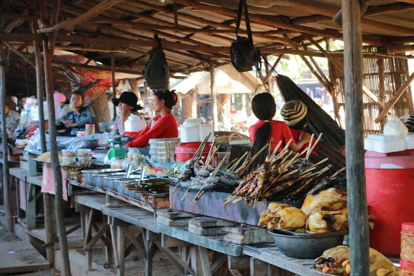 Picture 7 for Activity From Phnom Penh: Oudongk Mountain and Koh Chen Island Tour