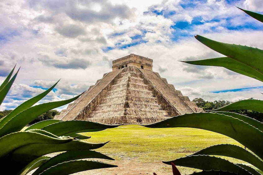 From Tulum: Chichén Itzá Tour, Cenote & Valladolid