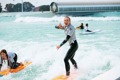 Melbourne: Surfen lernen in einem Surfpark