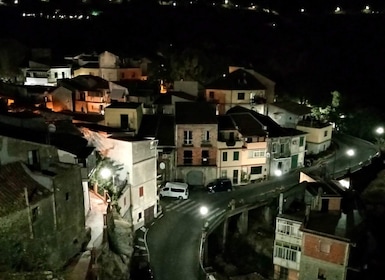 Sicile inconnu dans un véhicule tout-terrain près de Taormina