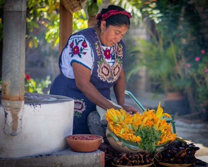 Picture 3 for Activity Desde Oaxaca: Clase de Cocina Ancestral Zapoteca Chocolate