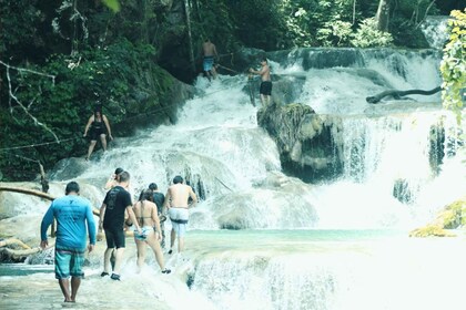 Depuis Huatulco : Chutes d'eau magiques de Copalitilla avec entrée